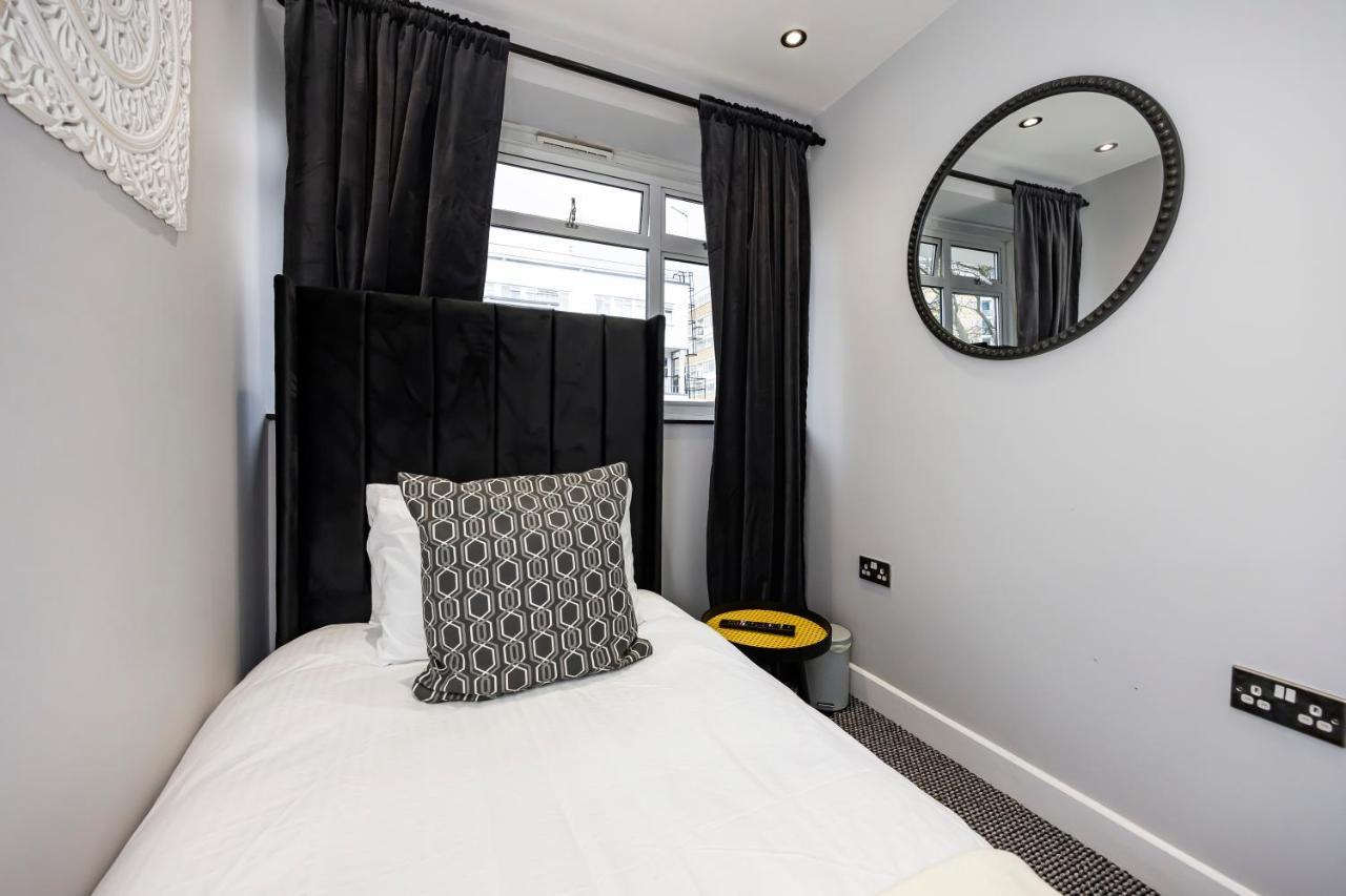 Victoria Hub Hotel Londra Esterno foto