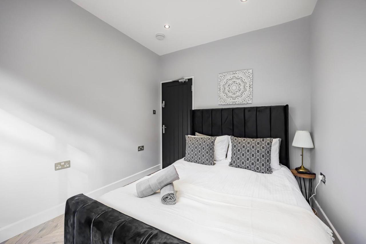 Victoria Hub Hotel Londra Esterno foto