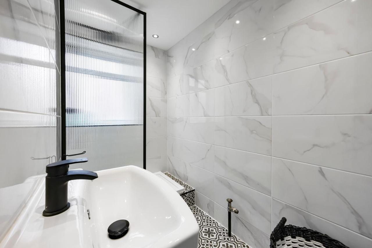 Victoria Hub Hotel Londra Esterno foto
